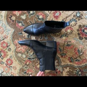 Majorca cap toe leather booties VAGABOND